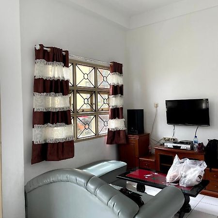 Villa Bukit Indah Берастаги Экстерьер фото